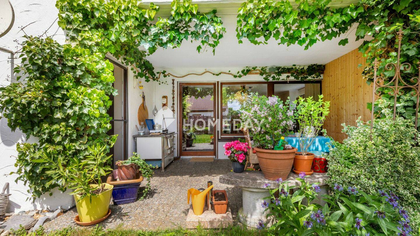 Wohnen mit Garten: 4 Zimmer, Terrasse und Kamin in Kürnbach, 88427 Bad Schussenried