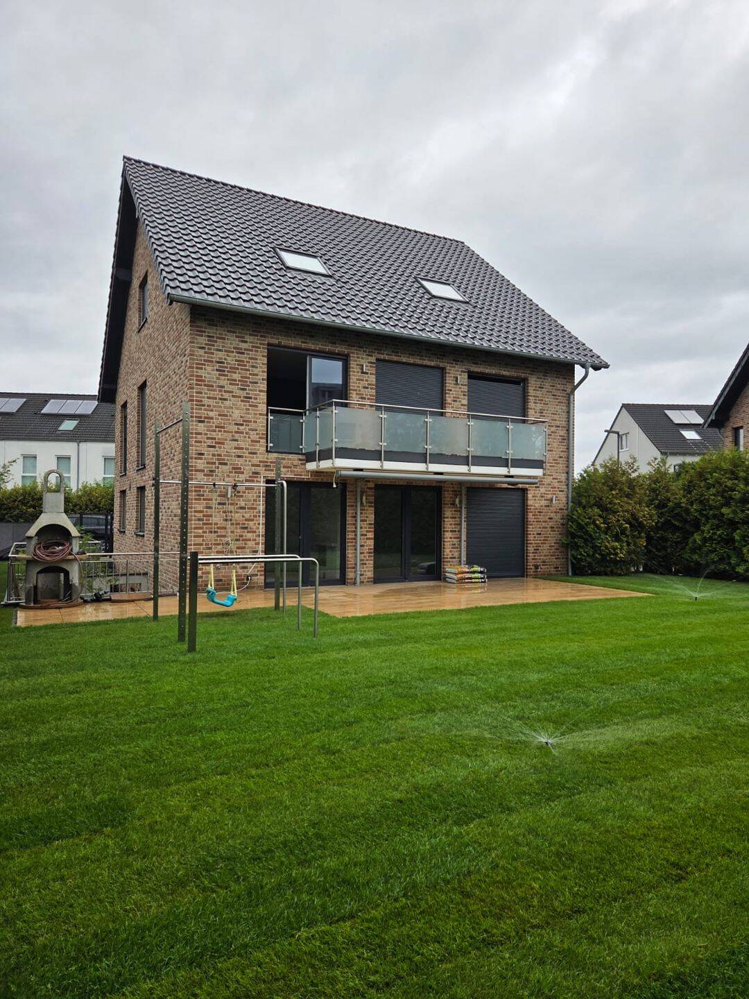 Traum Haus mit Riesengarten 180 m² Wohnfläche /optional 75qm im DG, 41464 Neuss