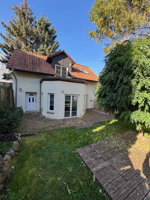 Stilvolles kleines Einfamilienhaus in MD.Stadtfeld West mit schönen Garten.Garage. zu verkaufen.!, 39110 Magdeburg (Diesdorf Stadtfeld West)