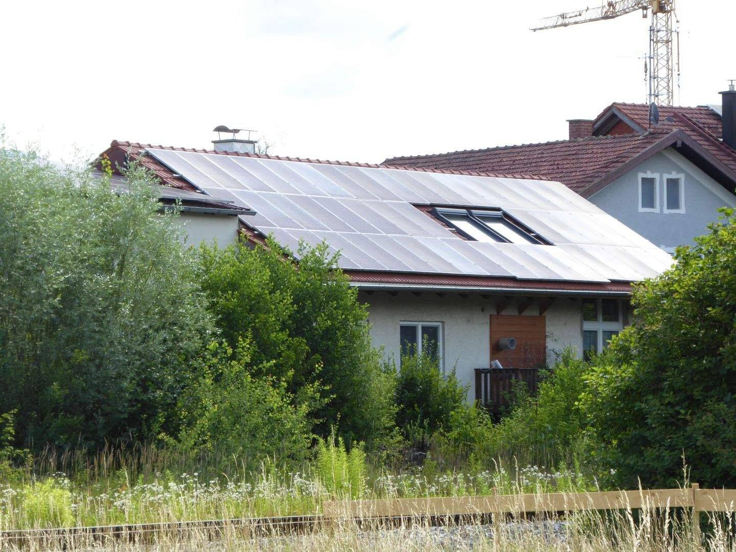 Wohnhaus mit 3 Lagerhallen und eine 70 KV Photovoltaikanlage in Nähe Fridolfing zu verkaufen !, 83413 Fridolfing