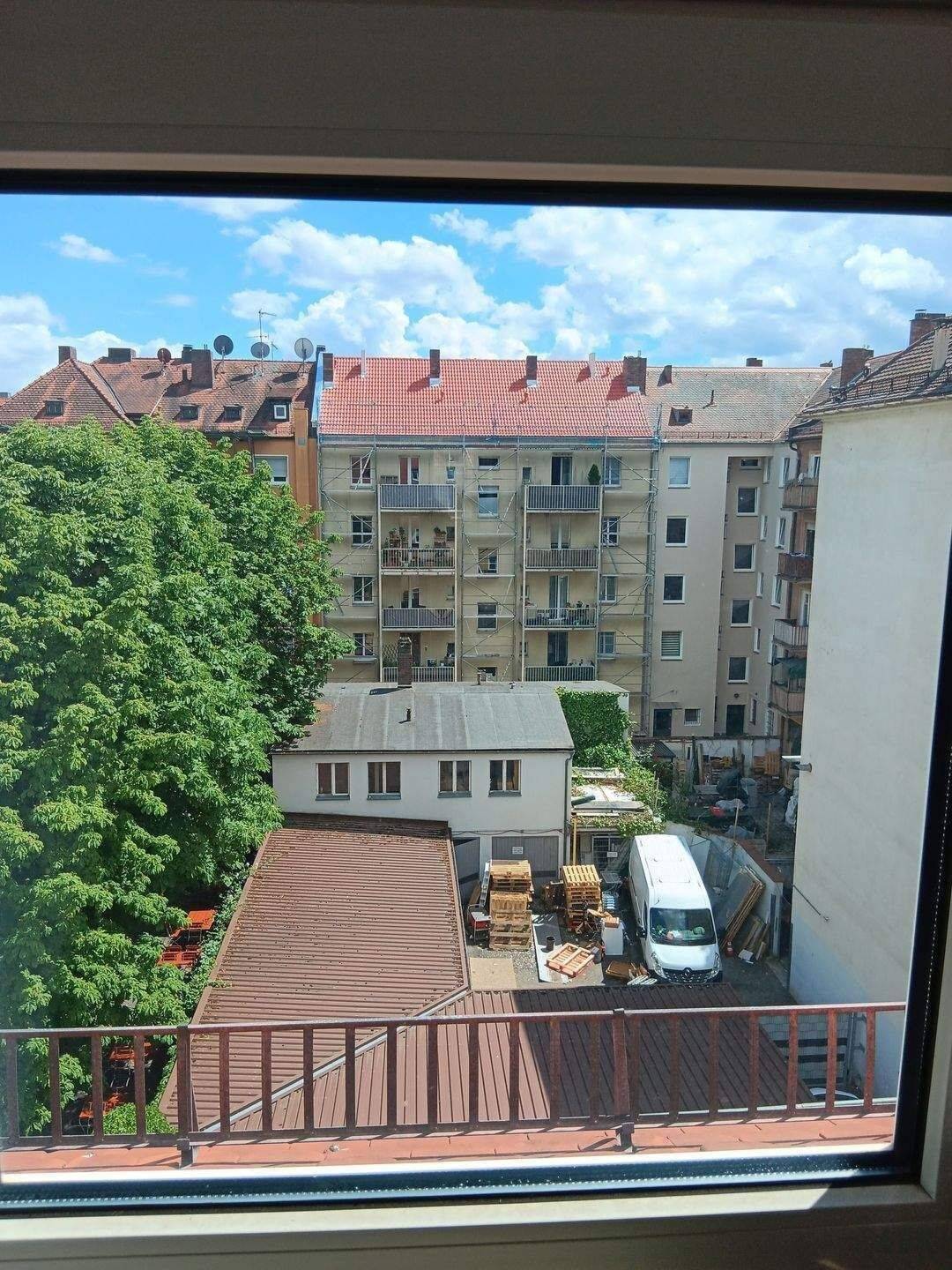 Charmante 3-Zimmer-Dachgeschosswohnung mit Tageslichtbad in Galgenhof, 90459 Nürnberg