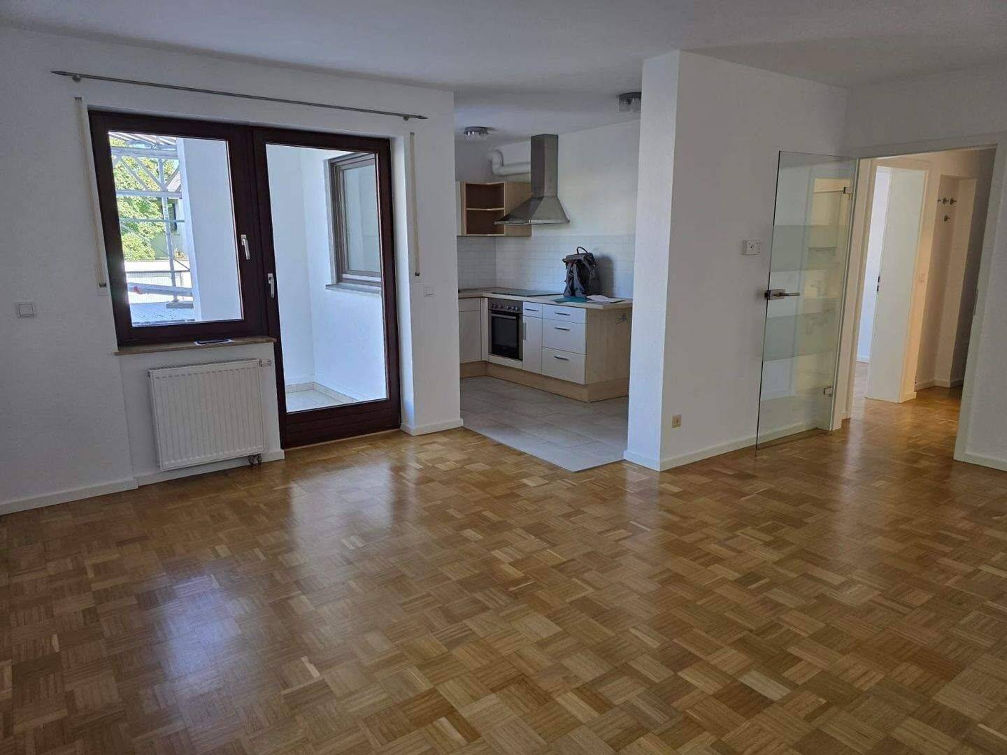 Helle 2-Zimmer-Wohnung mit Einbauküche, Balkon & praktischem Nebenraum – Würzburg-Heidingsfeld, 97084 Würzburg (Heidingsfeld Heuchelhof Rottenbauer)