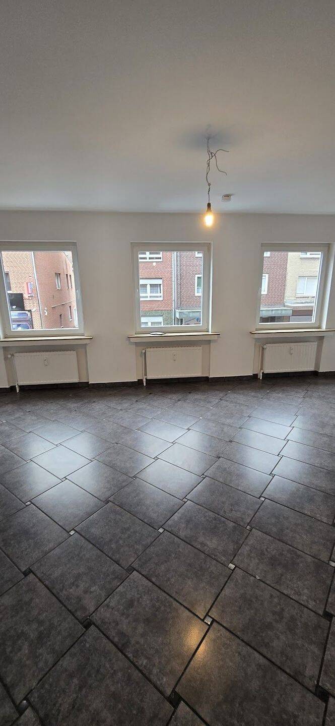 Sehr schöne renovierte 3 Zimmer Wohnung in Gelsenkirchen zu vermieten, 45881 Gelsenkirchen (Schalke Schalke-Nord)