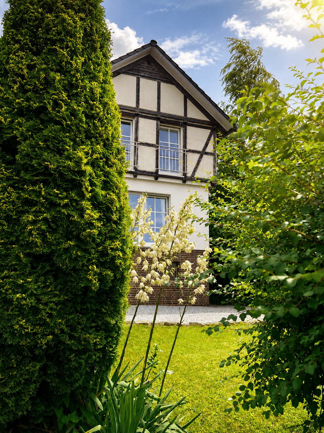 Top idyllisch gelegenes modernisiertes und kernsaniertes großes Einfamilienhaus mit Einbauküche, Kamin und zusätzlichem Bauland in Werl-Hilbeck, 59457 Werl