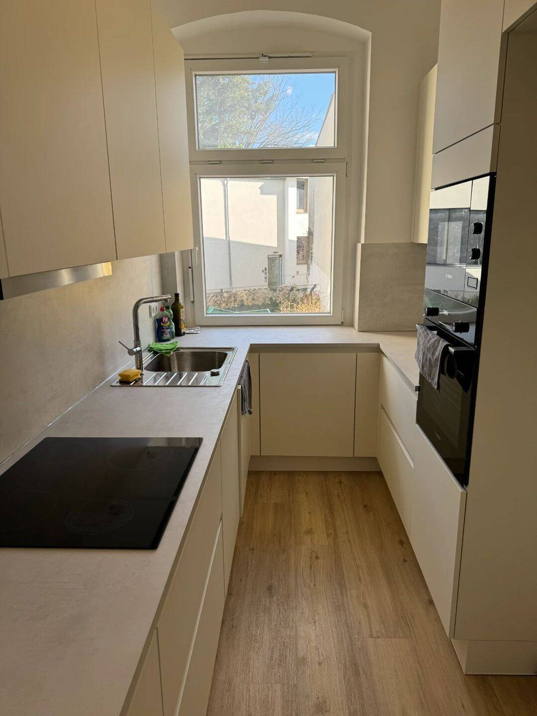Großzügige 2-Zimmer-Wohnung mit Charme und Komfort; Bezug nach Sanierung, 12207 Berlin (Steglitz-Zehlendorf Lichterfelde)