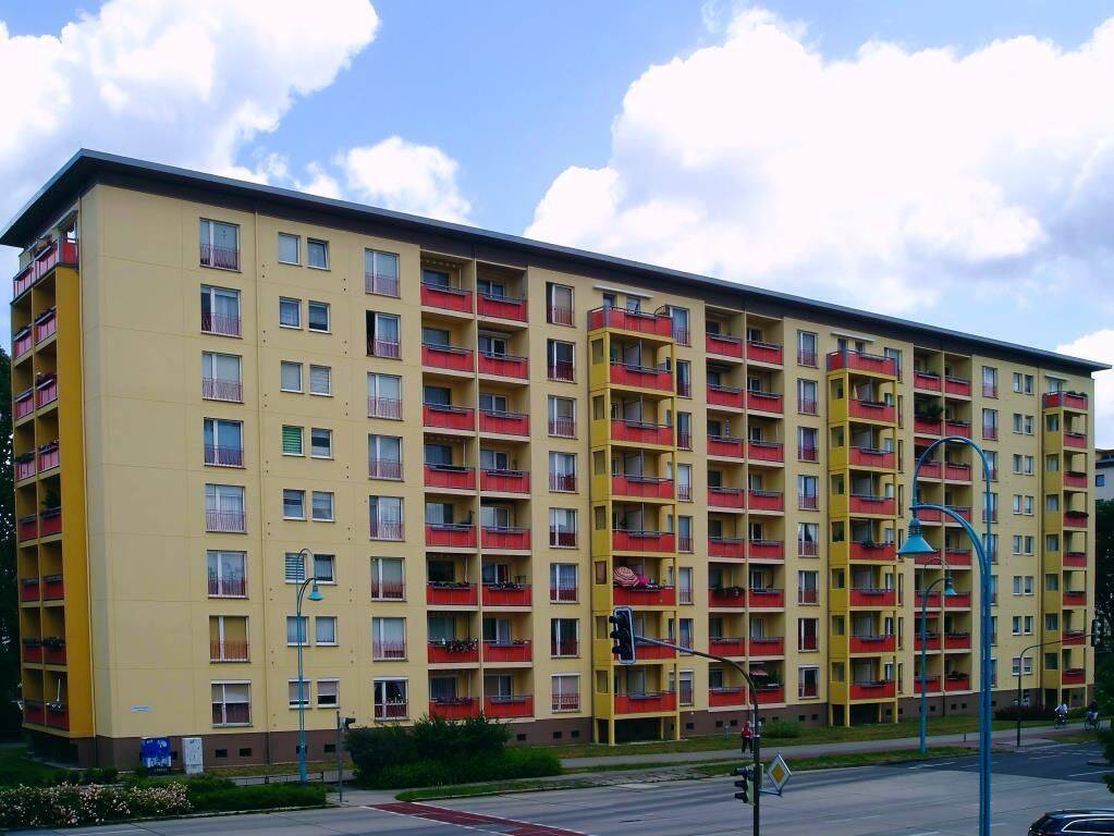 1-Raum-Erdgeschosswohnung mit Dusche, Balkon und Aufzug im altersgerechtem Wohnhaus, 2977 Hoyerswerda