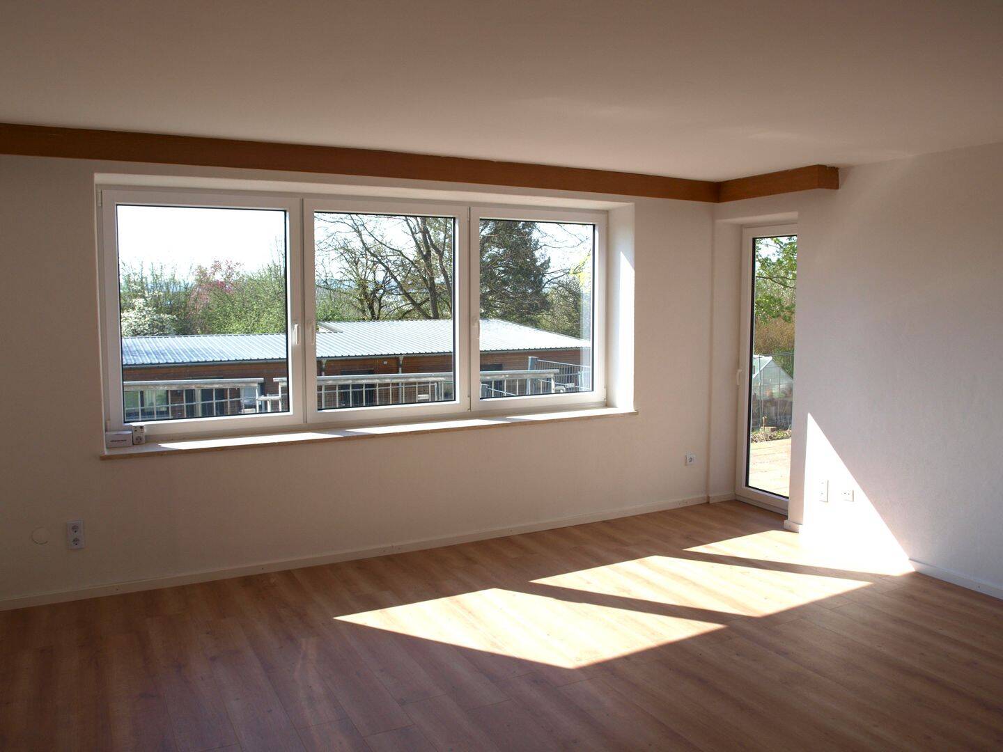 Ältere 3,5-Zi.-EG-Wohnung mit Südterrasse – teilrenoviert, 84032 Altdorf (Industriegebiet Wolfgang)