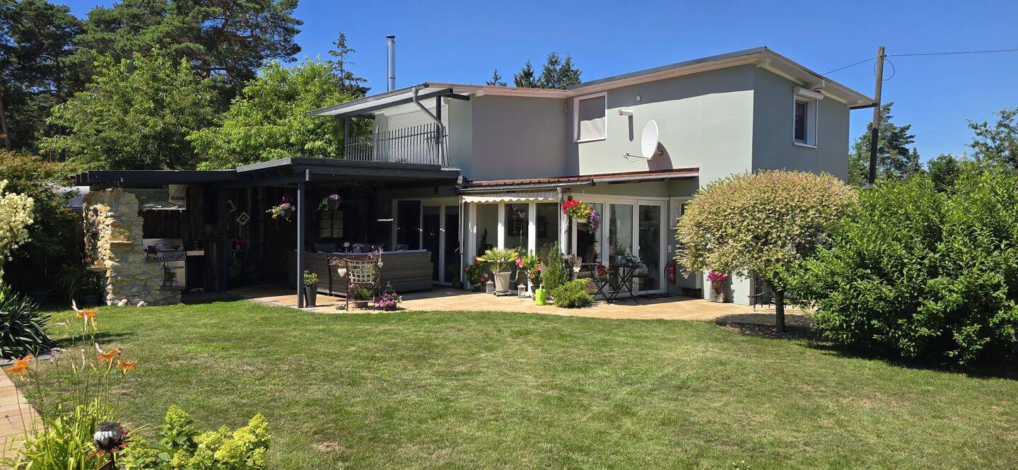 Provisionsfrei! Sehr schönes, außergewöhnliches 1-Familienferienhaus auf einem kaum einsehbarem, gepflegtem Pachtgrundstück zu verk., 38518 Gifhorn