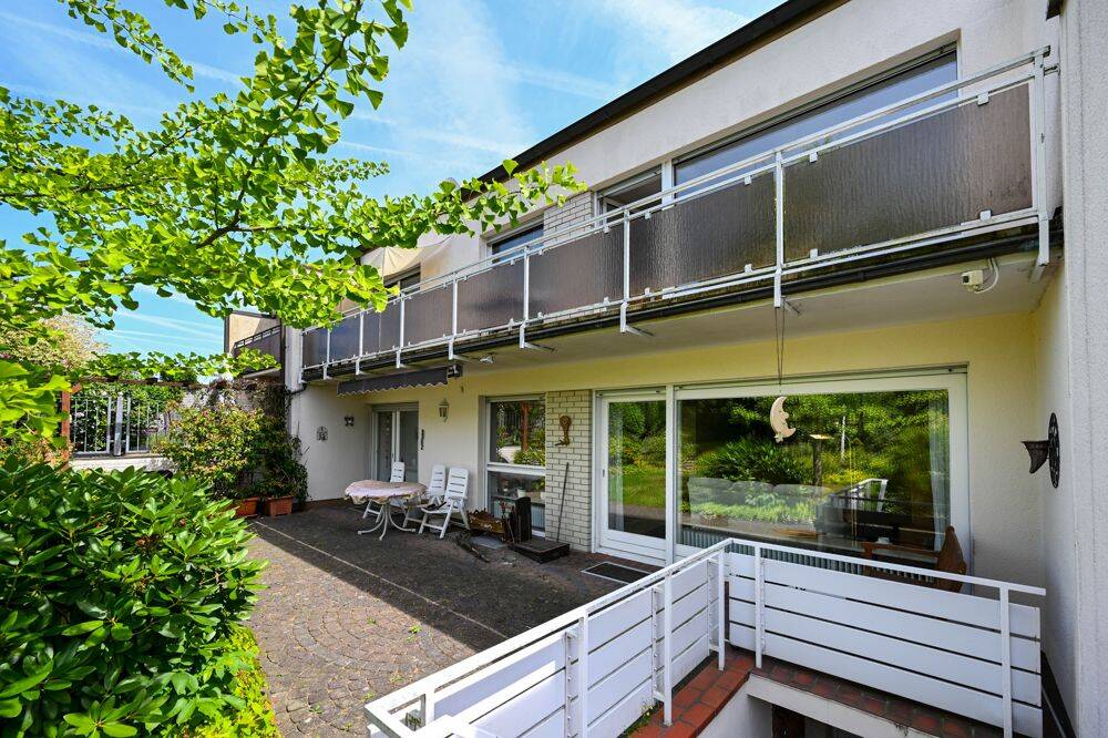 Vielseitig nutzbares Zweifamilienhaus mit Garten, Balkon und Sauna in Hattingen-Niederwenigern, 45529 Hattingen