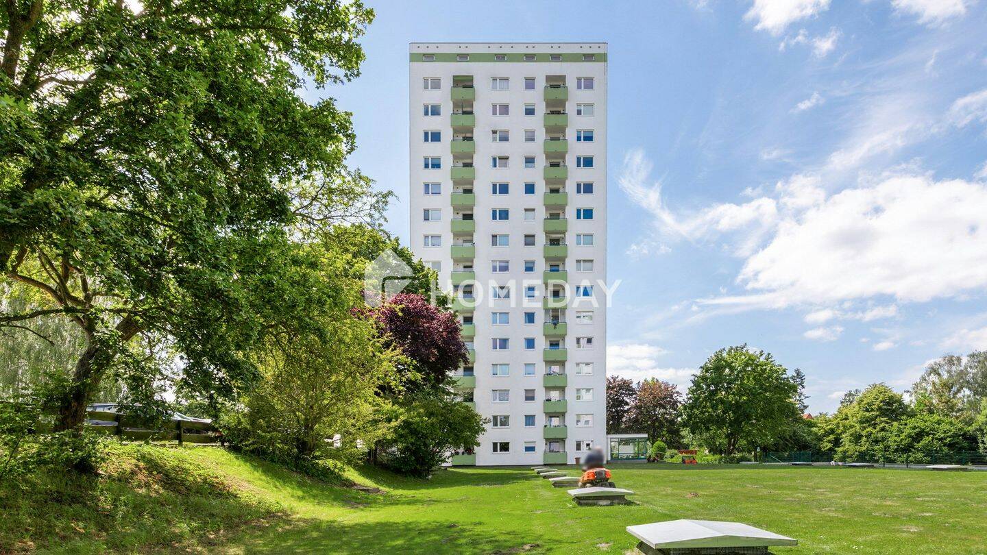 Bezugsfreie 3-Zimmer-Wohnung mit Loggia, Tiefgaragenstellplatz und Aufzug in Lübeck-Moisling, 23560 Lübeck (Moisling Sankt Jürgen)
