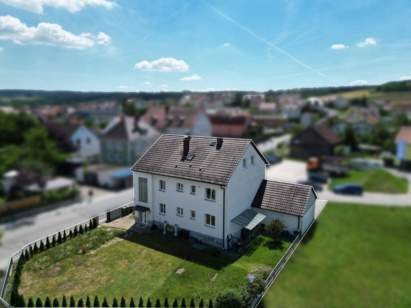 Top-Investment in Wenzenbach – gepflegtes Mehrfamilienhaus mit Potenzial!, 93173 Wenzenbach
