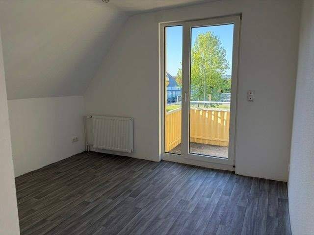 3-Zimmerwohnung mit Balkon und Glastüren Nähe Airbus, 21129 Hamburg (Harburg)