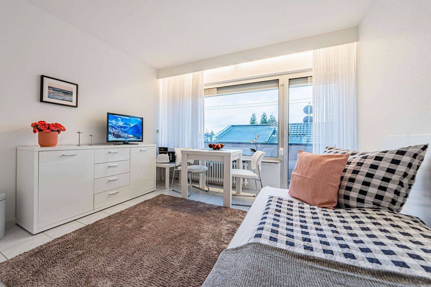 Möbliertes 1-Zi.-Apartment mit Balkon in zentraler Lage von Offenbach, 63067 Offenbach am Main (Kaiserlei Offenbach am Main)