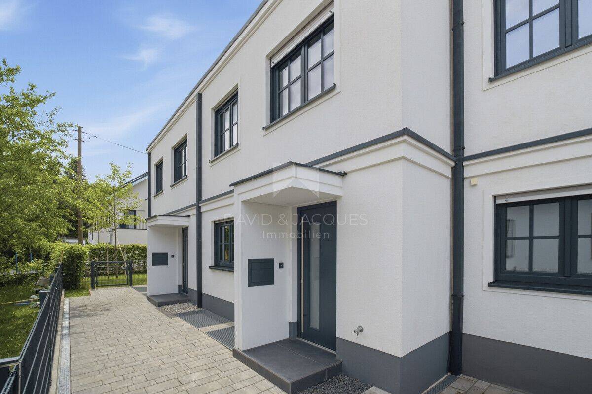 Stilvoll und energieeffizient wohnen – Reihenhaus im Erstbezug mit Hobbyraum, 81739 München (Ramersdorf-Perlach)