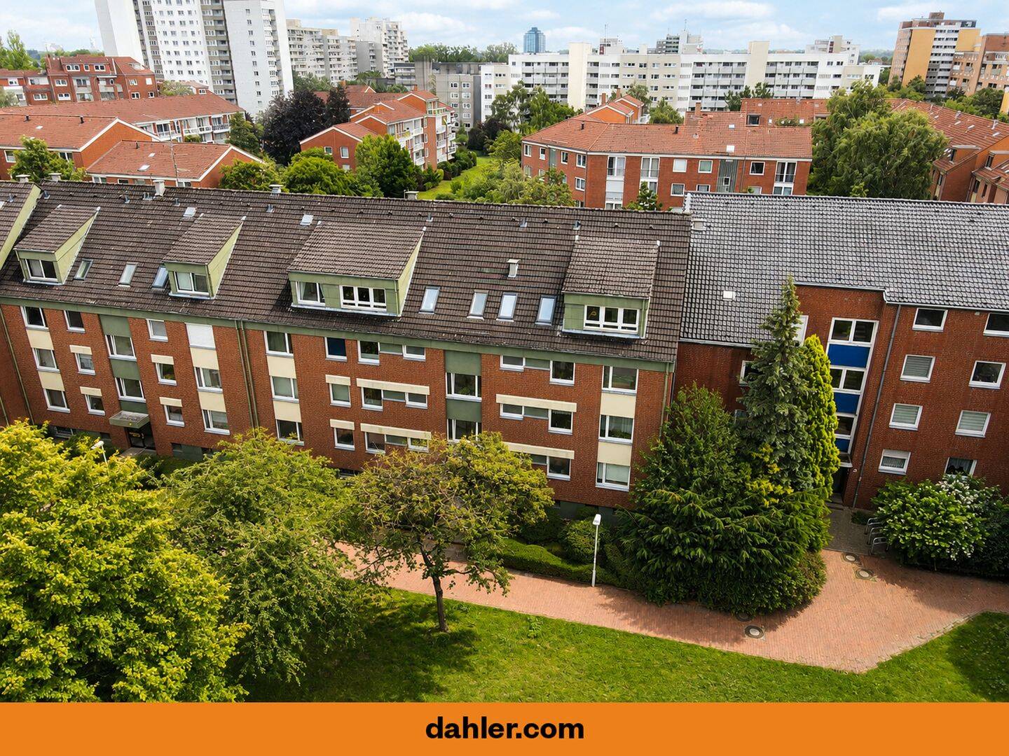 Charmante Wohnung am Park – mit Balkon und Tiefgaragenstellplatz, 30627 Hannover