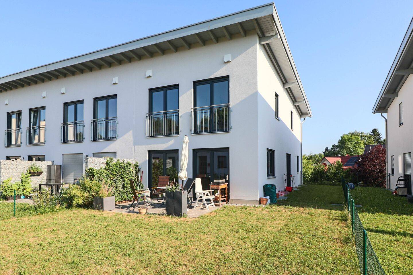 Modernes Reiheneckhaus mit 5 Zimmern, Terrasse und Garten in Schongau, 86956 Schongau