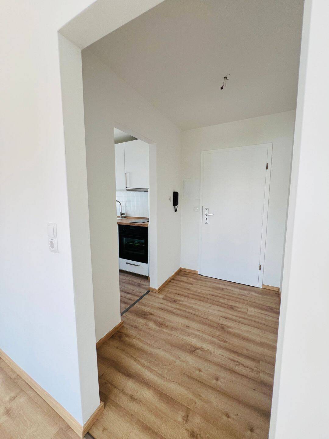 Moderne 1-Zimmer-Wohnung | Neue Einbauküche | Top-Innenstadtlage Pocking, 94060 Pocking