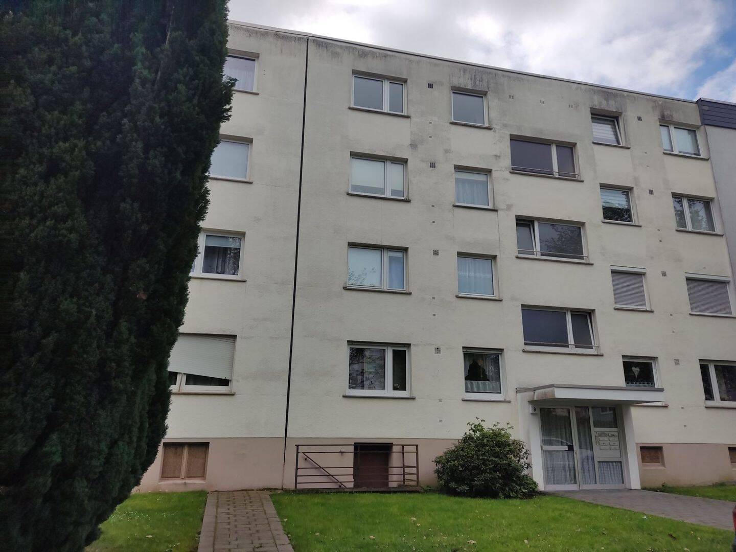 GANZ OBEN: 3-Zimmer-Wohnung mit Balkon in Moosfelde, 59755 Arnsberg
