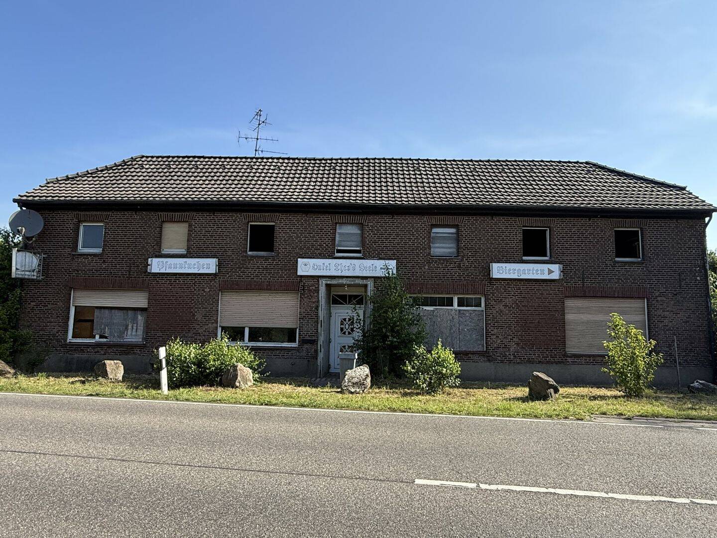 Genehmigte Umnutzung zu Monteurapartments | 36 Zimmer | 3.277 m² Grundstück, 46446 Emmerich am Rhein