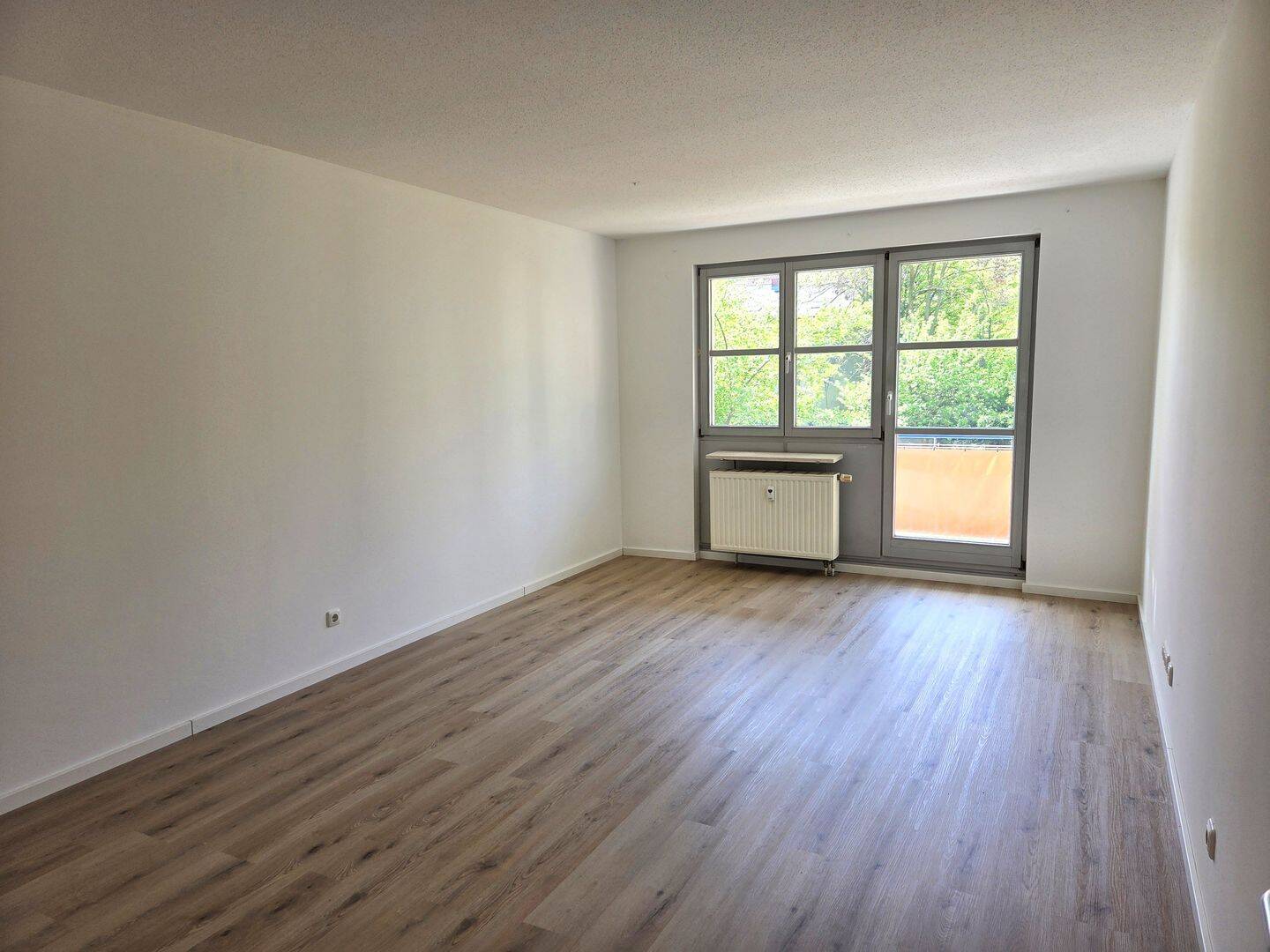 PROVISIONSFREI / BEZUGSFREI: Sonniges, ruhiges 2-Zimmer-Appartement mit Balkon, 12489 Berlin (Treptow-Köpenick)