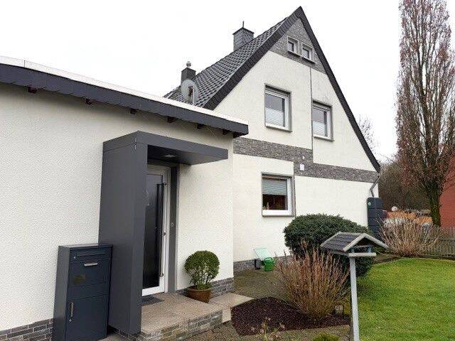 Familienfreundliches, helles Wohnhaus mit Garten, Garage und Carport in 41069 Mönchengladbach, 41069 Mönchengladbach (Dahl Hehn Holt Ohler)