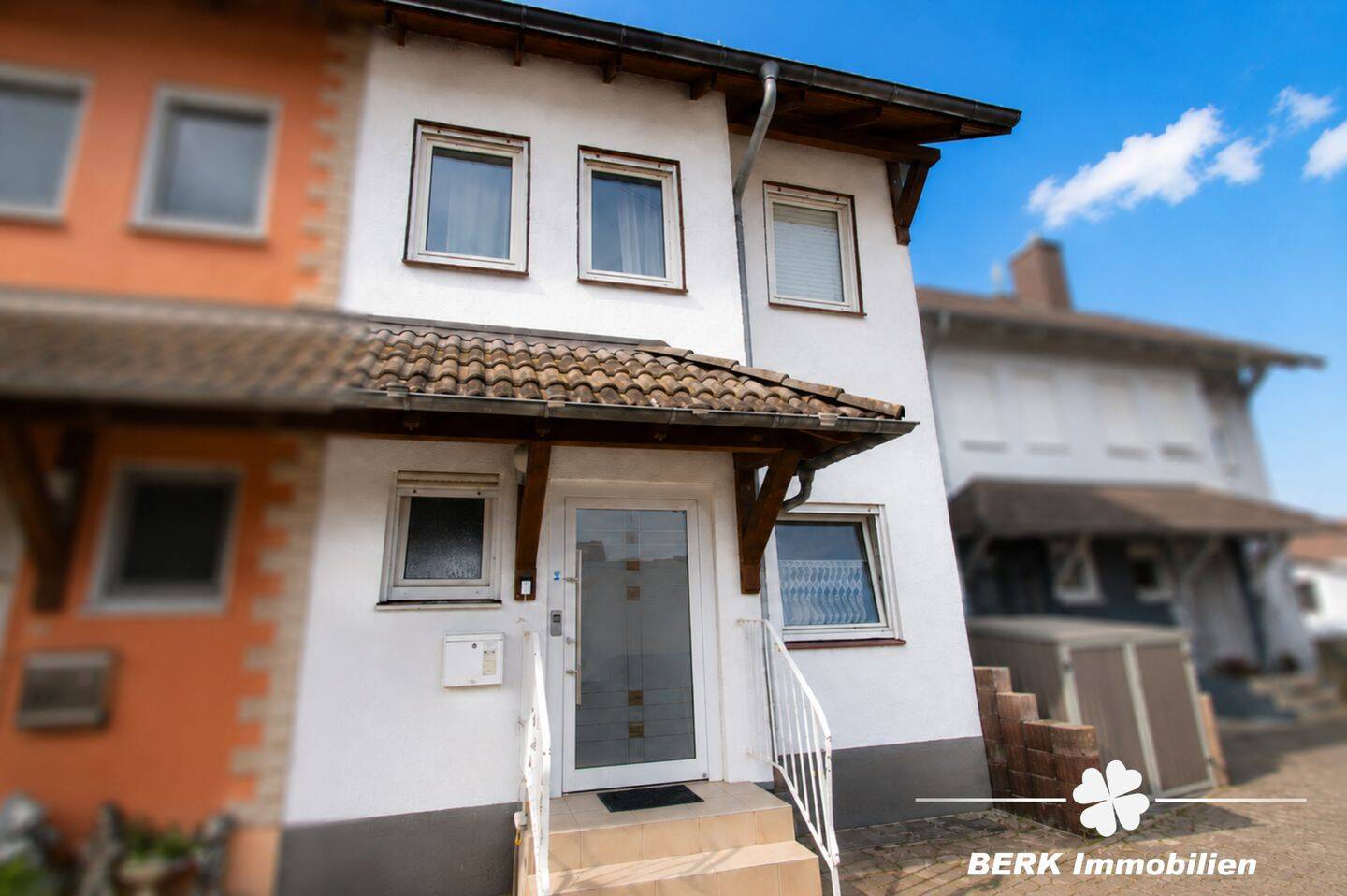 BERK Immobilien – Gepflegtes Reihenmittelhaus mit Garten, Balkon und Garage, 63811 Stockstadt a. Main