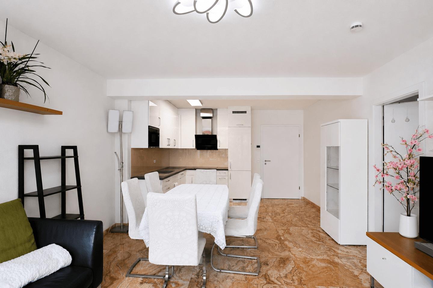 Hochwertige & moderne 4 Zimmer Erdgeschoss-Wohnung mit Garten und Stellplatz, 88212 Ravensburg