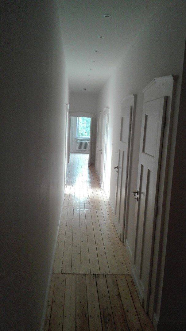 Altbau am Wedekindplatz mit mega Balkon & Einbauküchenzeile, ideal zu zweit, 30161 Hannover