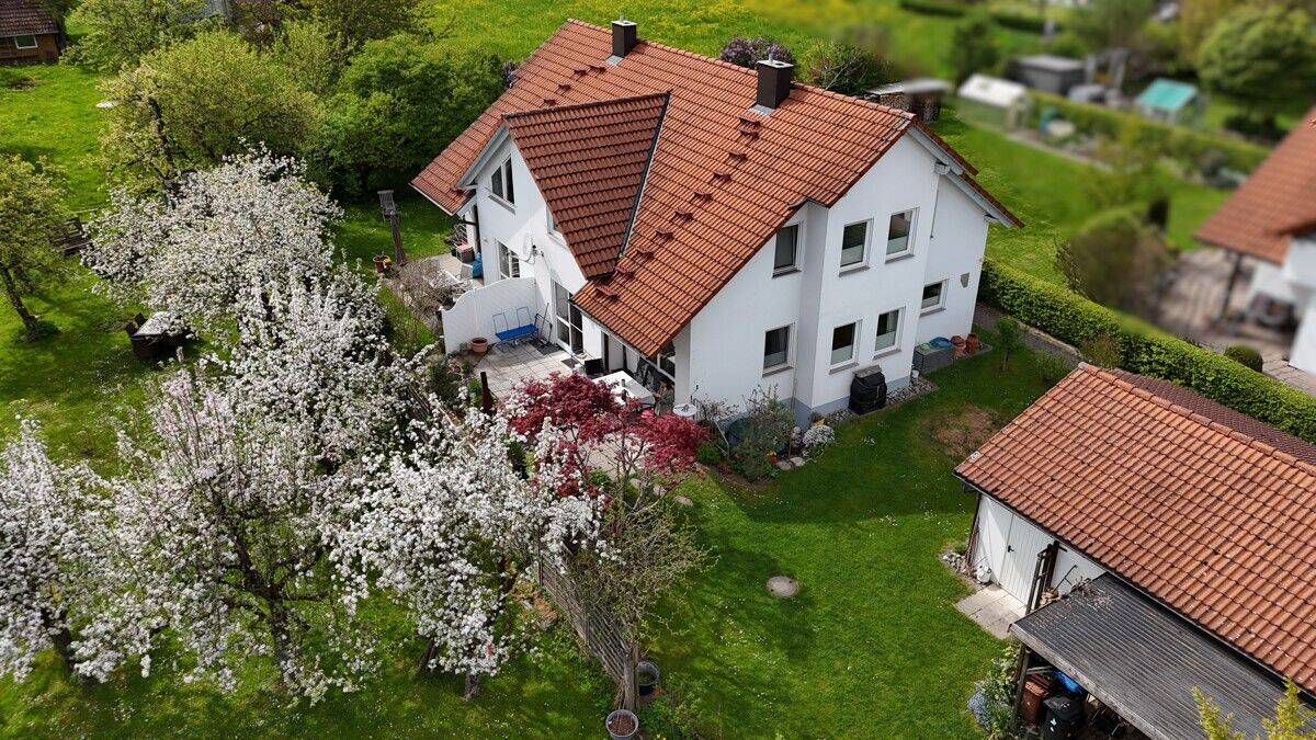 Moderne Doppelhaushälfte mit Wohlfühlgarten und Sonnenterrasse, 74538 Rosengarten
