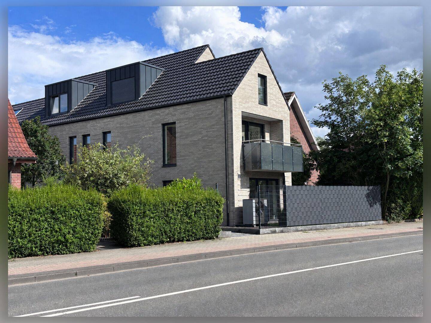 Neubau-Wohnkomfort auf zwei Ebenen: moderne 3-Zimmer-Maisonette mit Galerie und Balkon, 46325 Borken