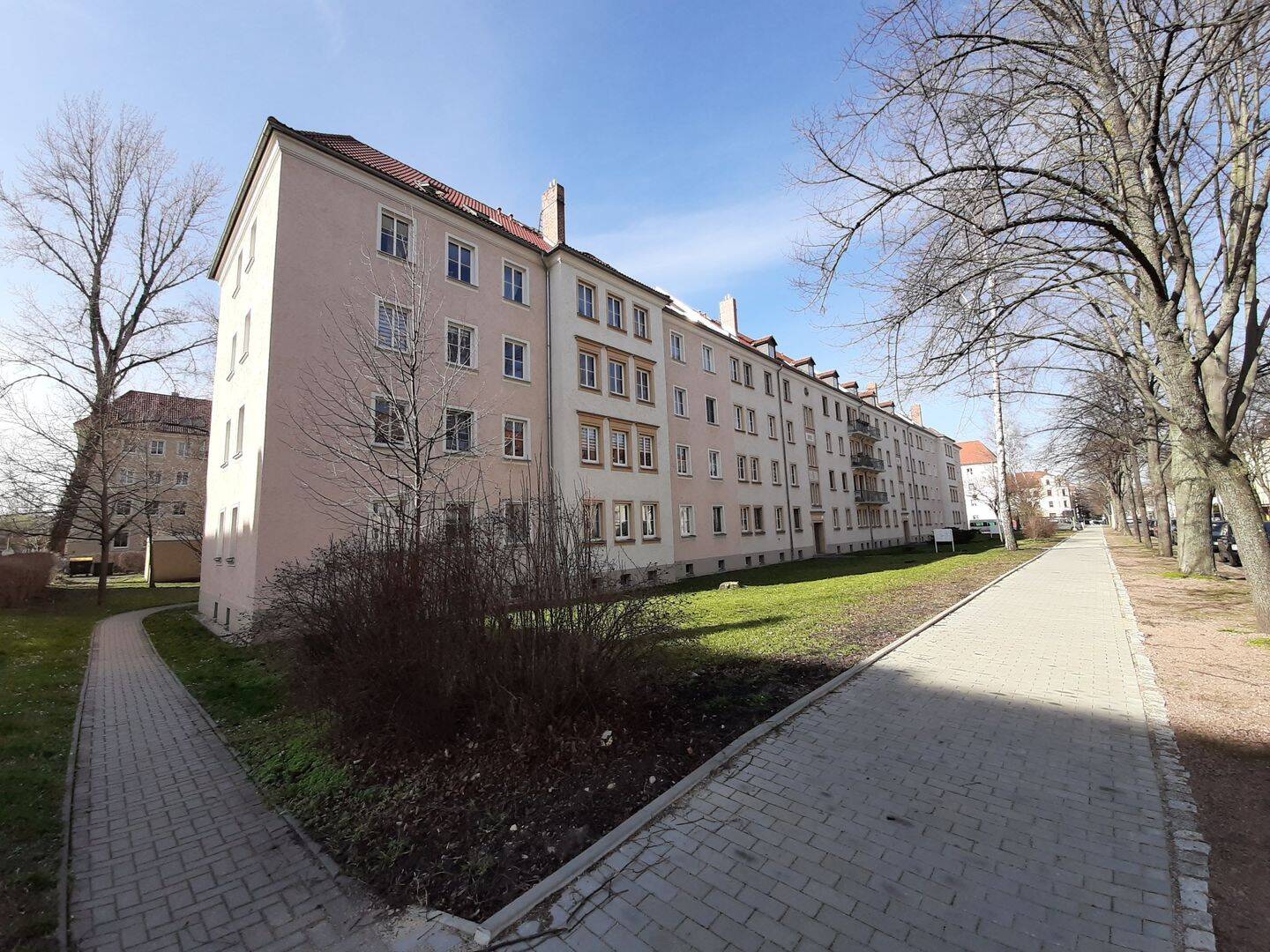 Vermietete 2 Raum Wohnung Zwickau Pölbitz zu verkaufen, 8058 Zwickau