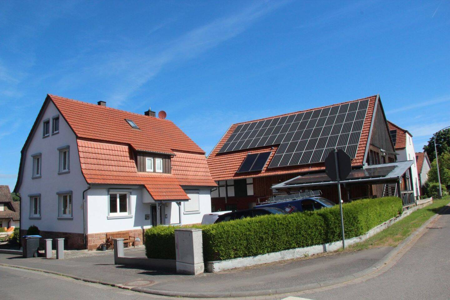 Kernsaniertes Wohn- und Geschäftsanwesen mit Photovoltaik, Wärmepumpe und großzügigem Grundstück, 36110 Schlitz