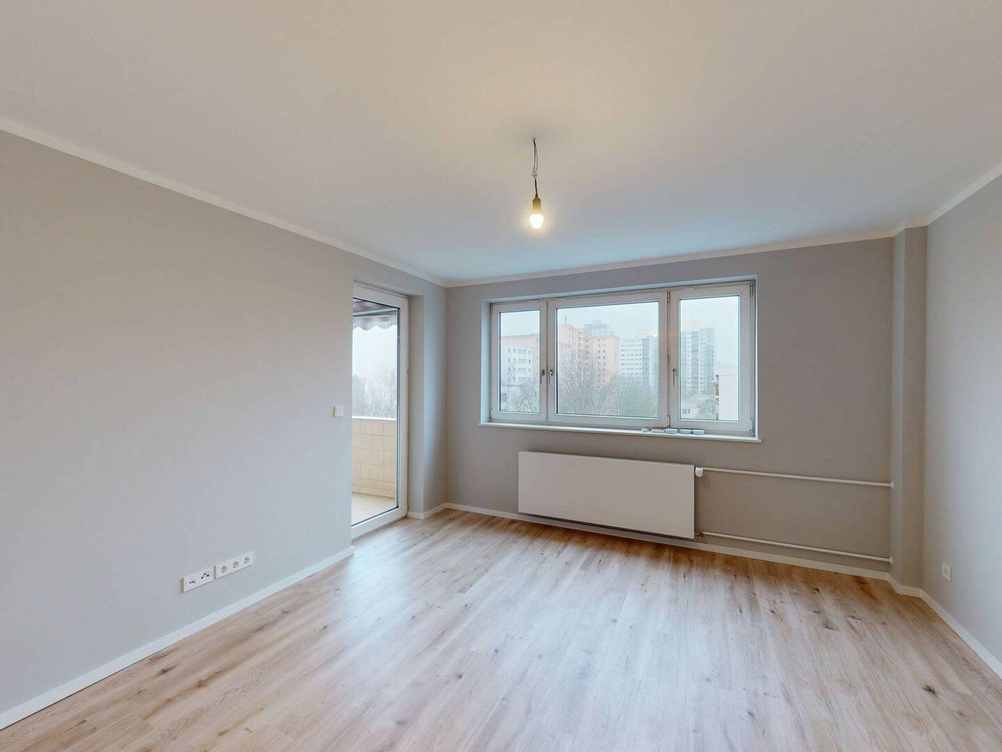 **FRISCH RENOVIERT** Moderne 2-Zimmer-Wohnung mit EBK, BALKON und stilvollem Duschbad in Marienfelde, 12279 Berlin (Tempelhof-Schöneberg Lichterfelde Marienfelde)