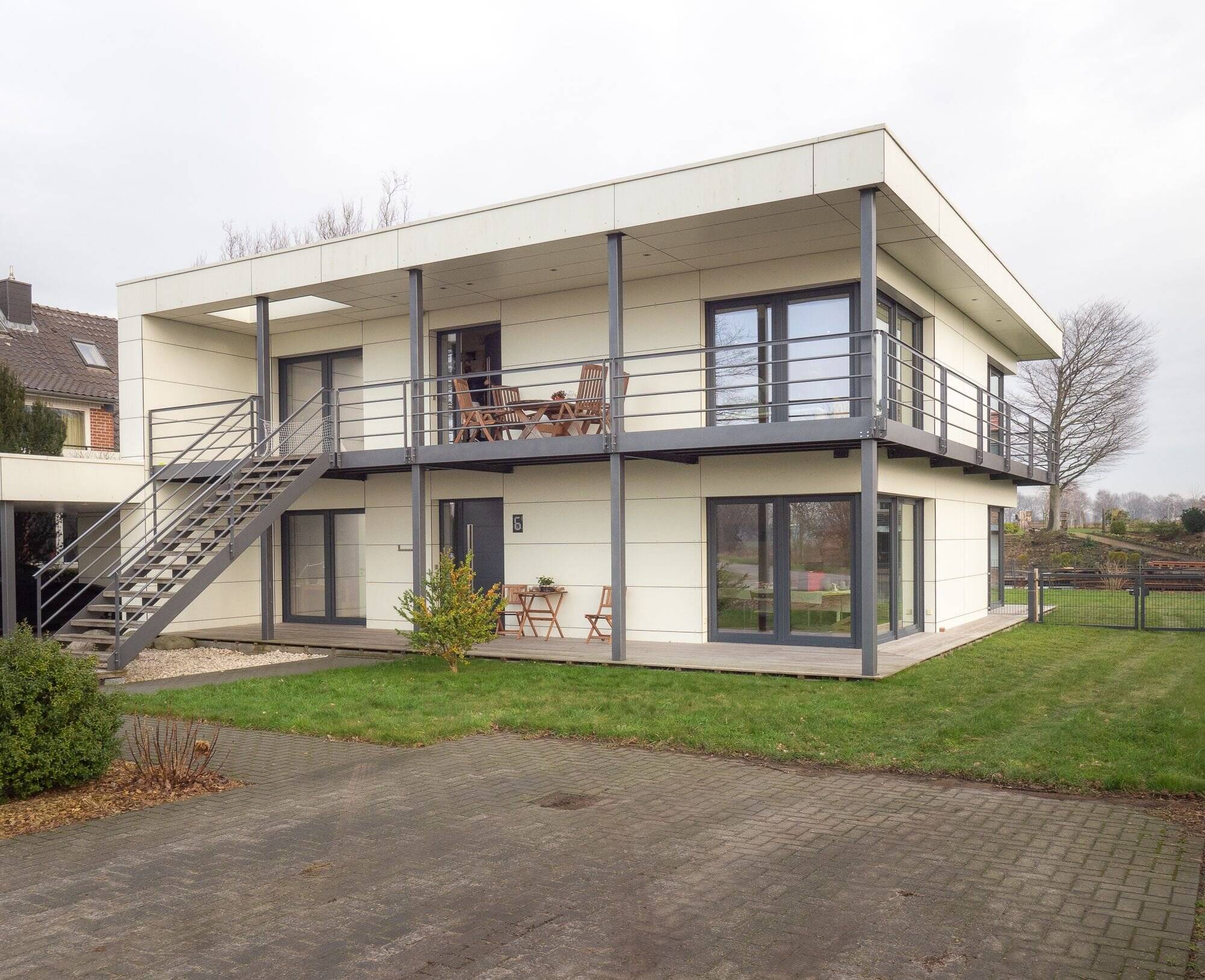 Wohnen im Bauhausstil – komfortabel und modern, 4 Zimmer auf 107m² Erdgeschoss, 21714 Hammah