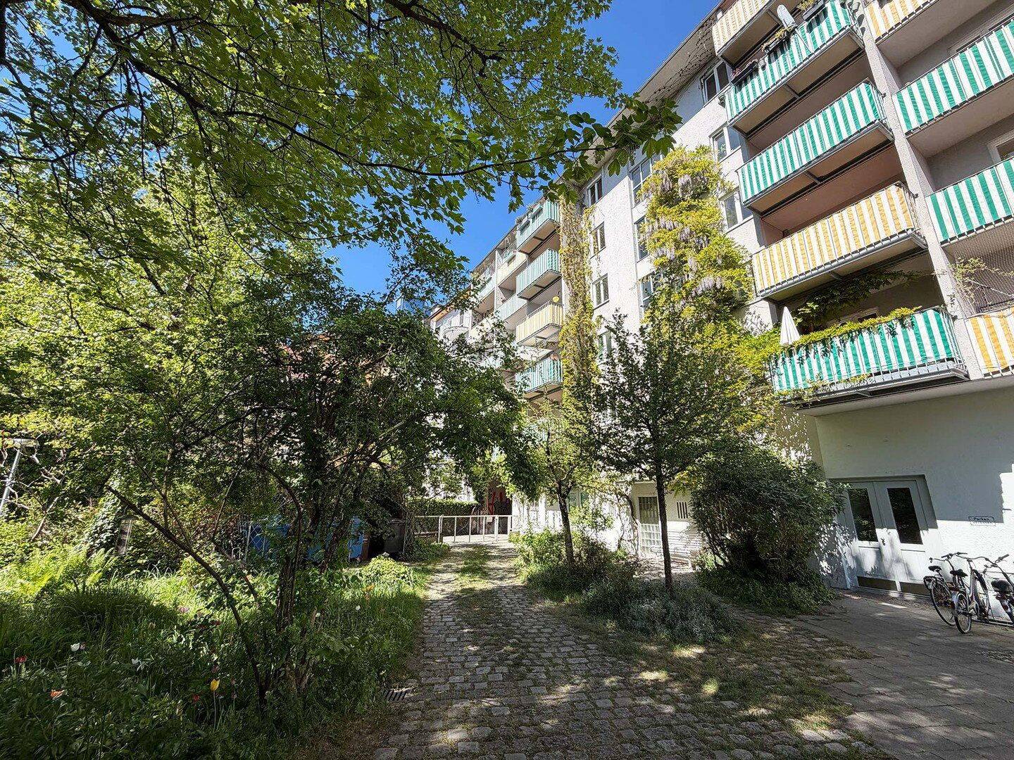 Helle 2-Zimmer-Wohnung in einem gepflegten Mehrfamilienhaus, 81543 München (Au-Haidhausen Untergiesing-Harlaching)