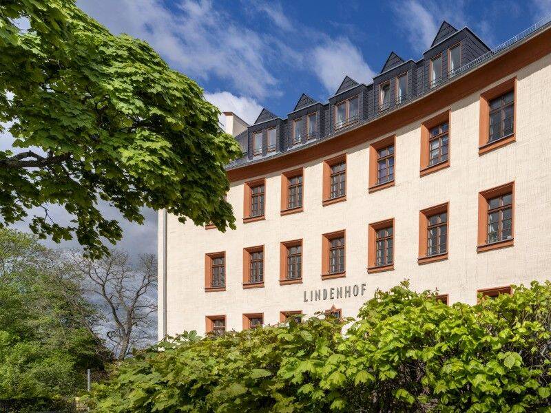 Moderne 4-Zimmerwohnung im Lutherviertel mit Balkon, Fußbodenheizung und Parkettboden!, 9126 Chemnitz (Altchemnitz Bernsdorf Gablenz Lutherviertel Sonnenberg)
