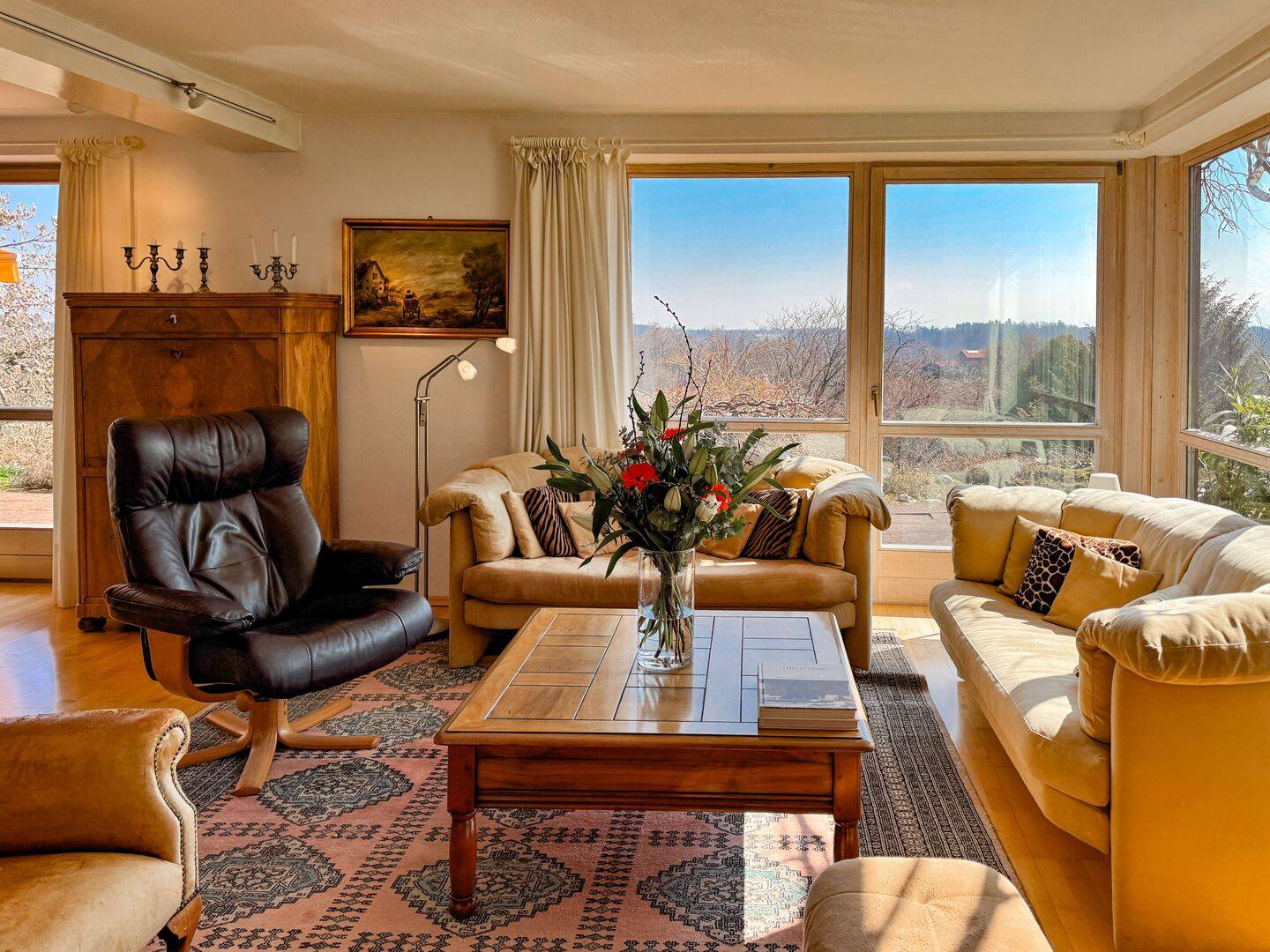 EFH in erhöhter Lage mit Weitblick über die Berge und den Schloßsee – Liegenschaft mit Potenzial, 83093 Bad Endorf