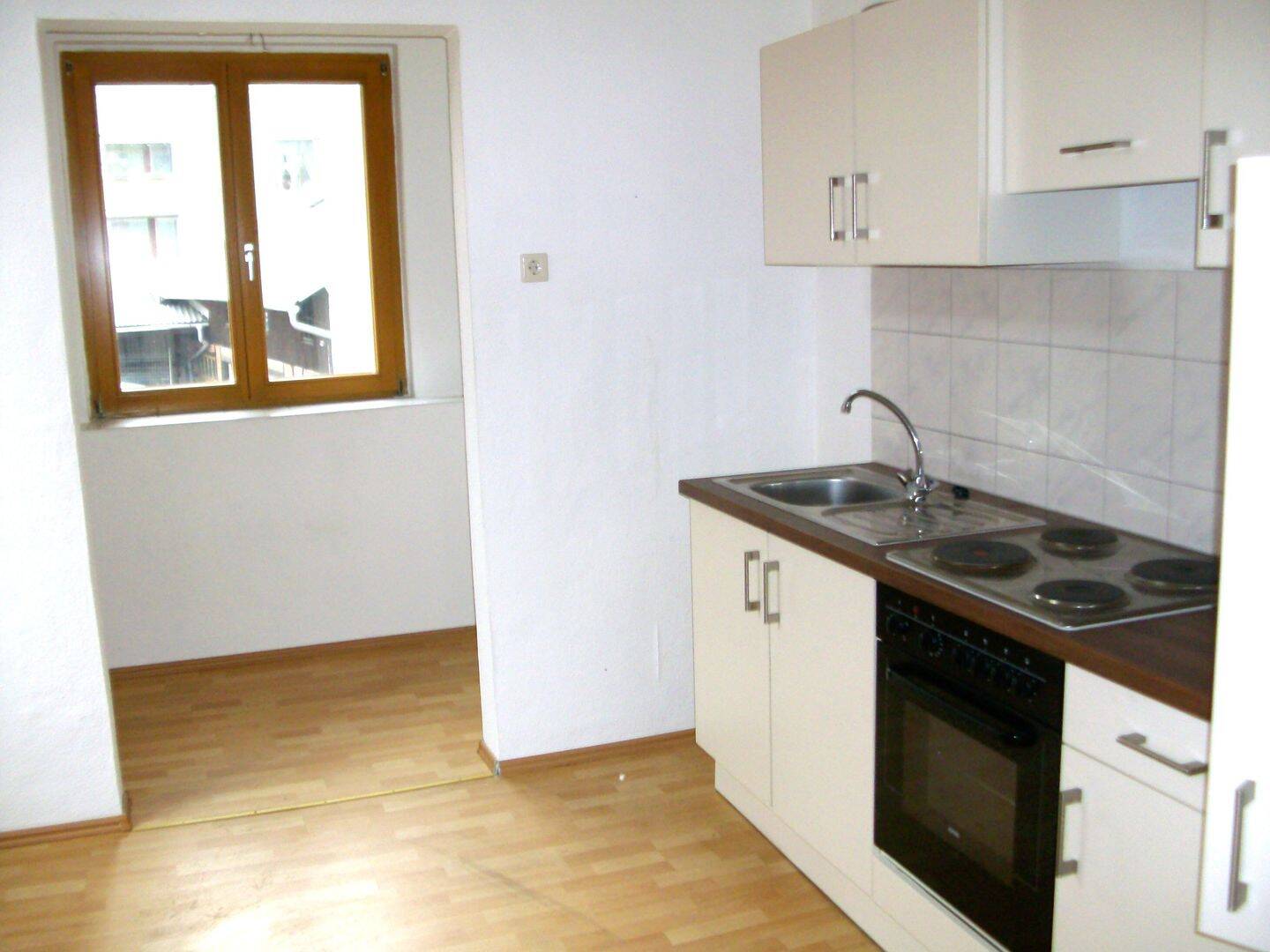3-Raum-Eigentumswohnung in zentraler Lage mit eigener Etagenheizung in Sonneberg – ca. 83 m², 96515 Sonneberg