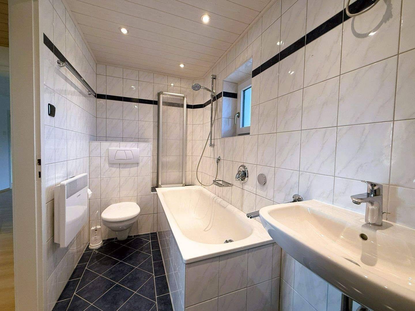 Charmantes Zuhause in ruhiger, ländlicher Lage – ideal für Singles !, 83052 Bruckmühl