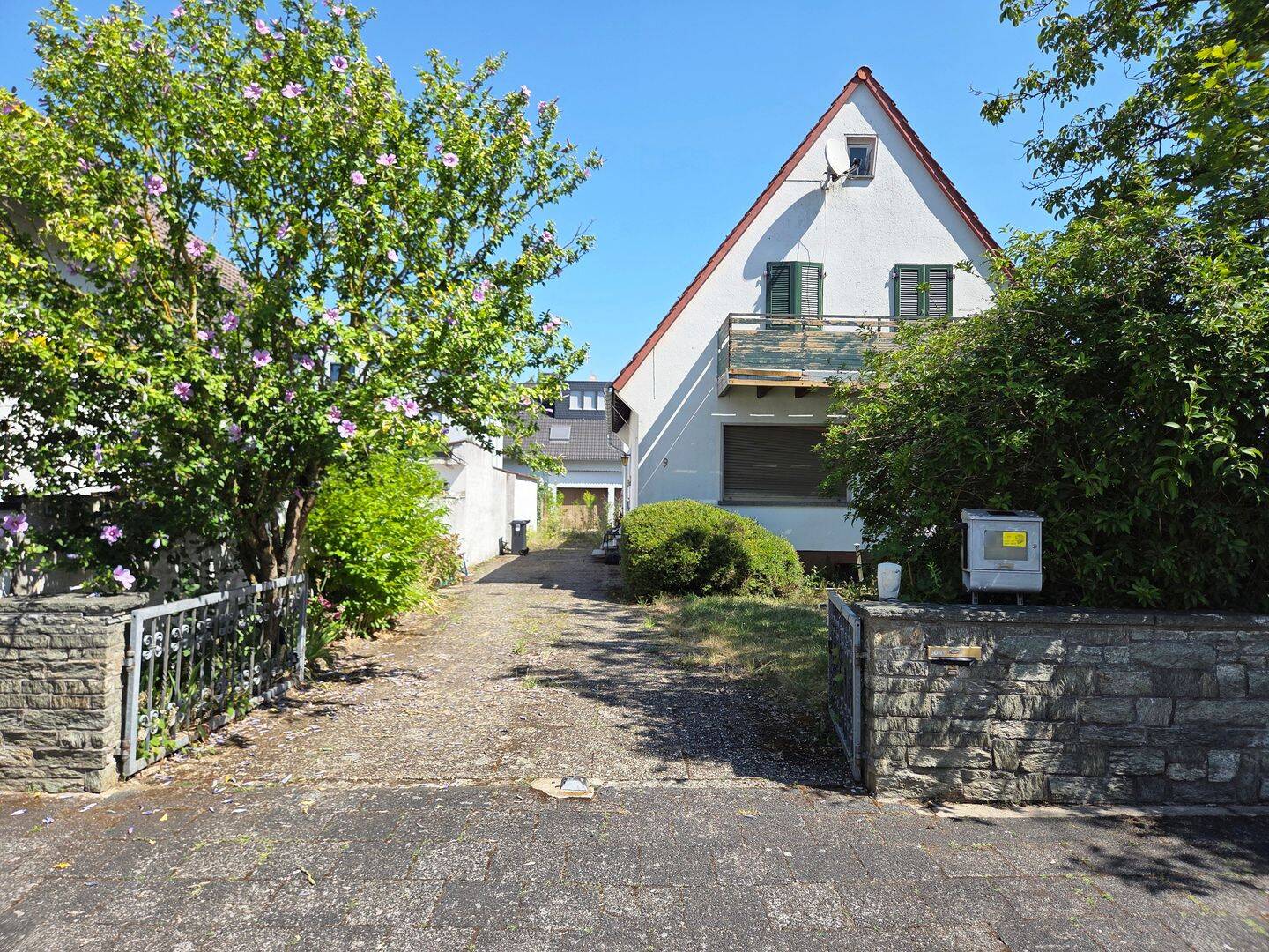 Vorderhaus und Hinterhaus mit Doppelgarage in Dieburg, 64807 Dieburg