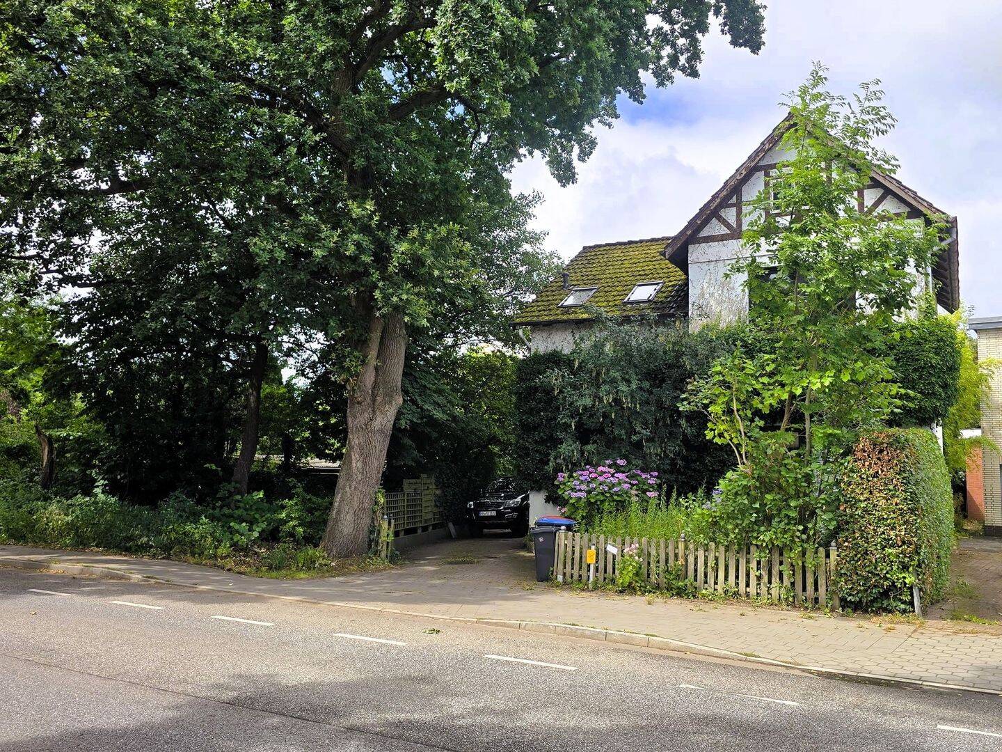 Träumen Sie vom großen, eigenen Garten? Hier ist er – 1364 m² großes Grundstück und 4 – 5 Schlafzimmer!, 22453 Hamburg (Eimsbüttel Fuhlsbüttel Groß Borstel Niendorf)