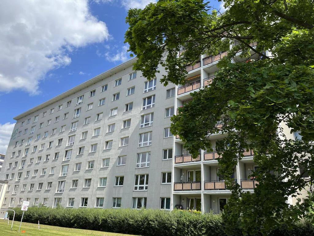 Geräumige 2-Raum-Wohnung nahe Theaterplatz – Chemnitz – Bild 1 von 3