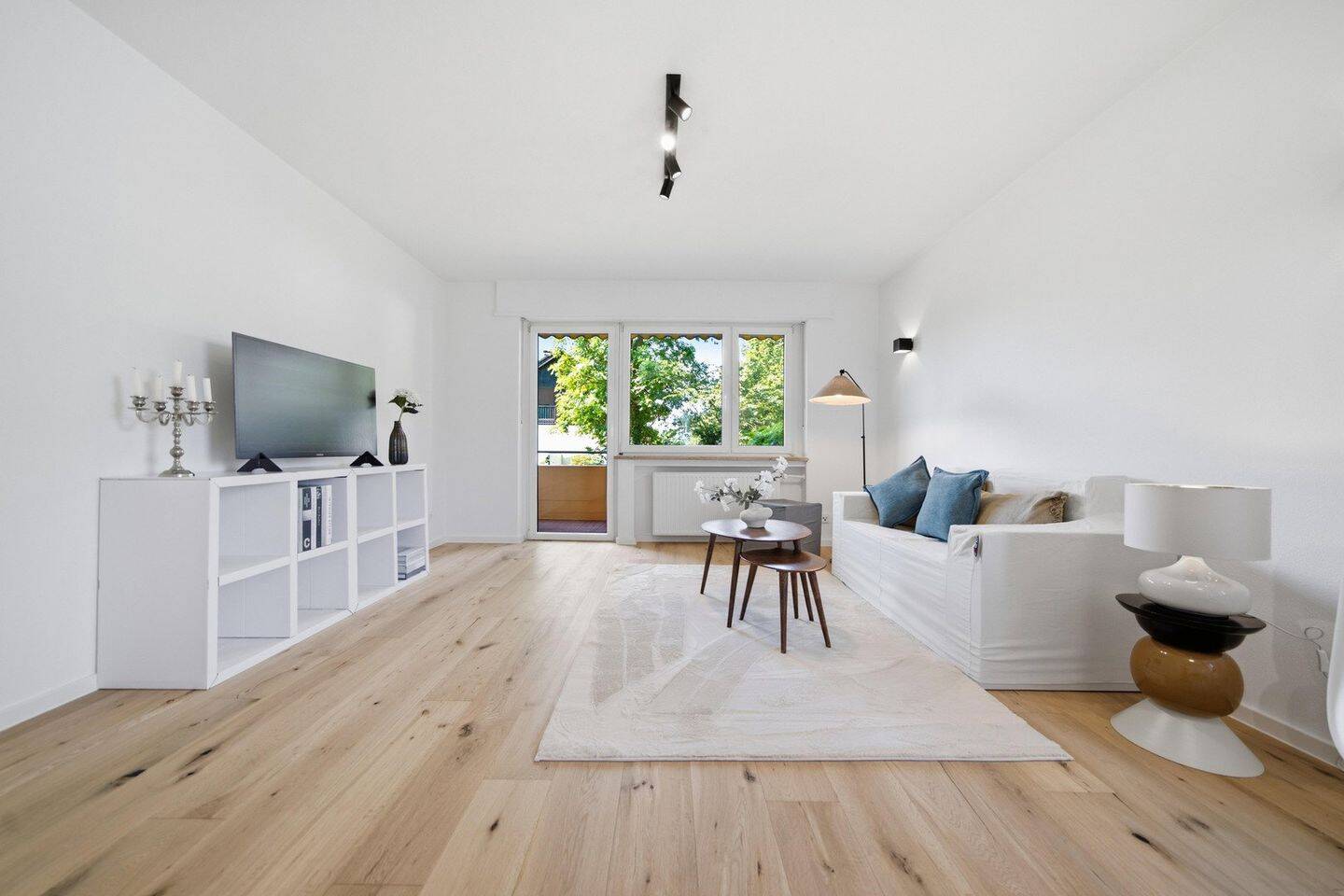 Moderne, sanierte 4 Zimmer Wohnung zum Erstbezug und provisionsfrei, 85055 Ingolstadt