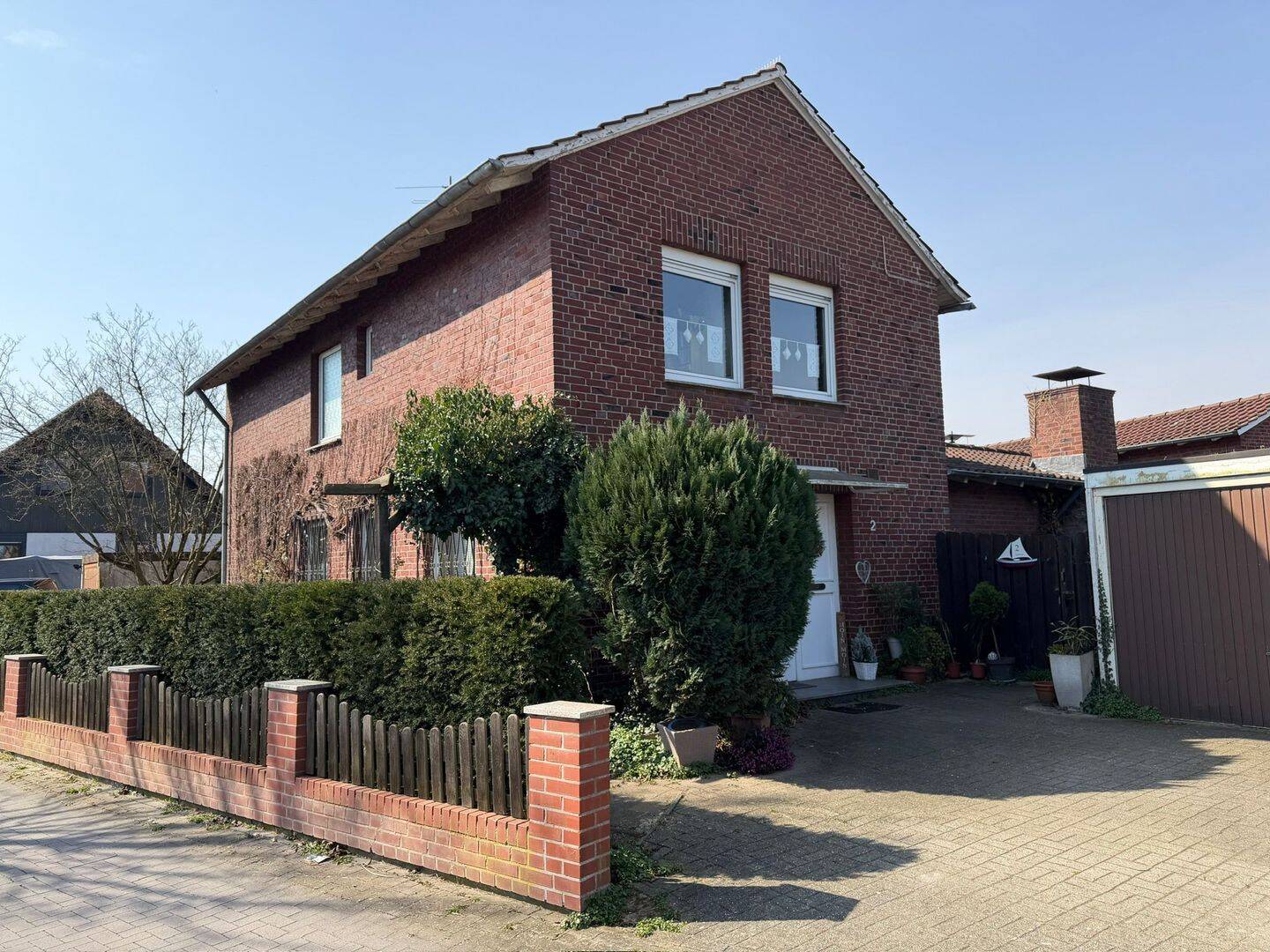 Greven-Reckenfeld: Ihr Traumhaus mit bester Anbindung – gepflegtes Rotklinker-Zuhause auf 715 m² Grundstück!, 48268 Greven