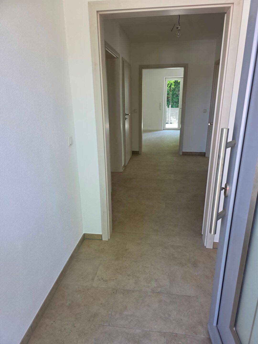 Schöne 3 Zimmer Wohnung, 83022 Rosenheim (Happing Innenstadt Ost Süd West)