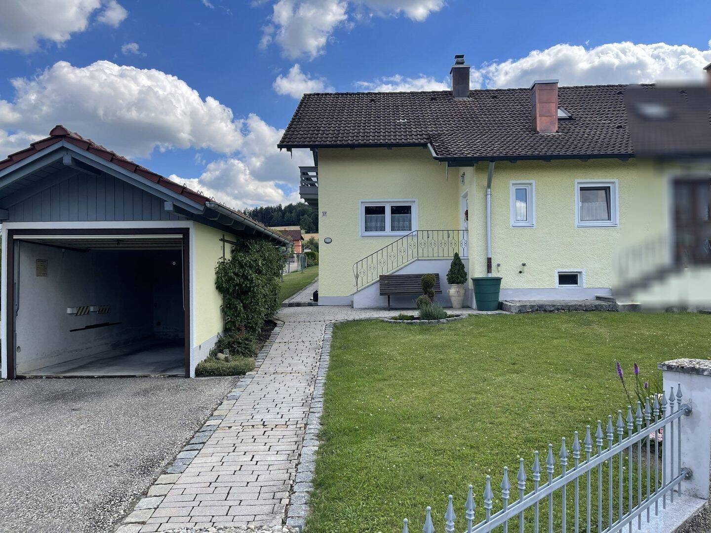 Gemütliches Wohnen in Danglöd : Eine gepflegte Doppelhaushälfte zum Wohlfühlen, 94149 Kößlarn