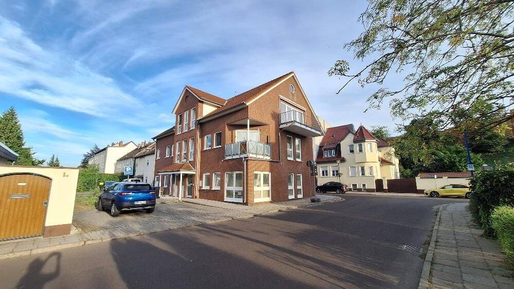 Modern sanierte und unkonventionell gestaltete 2-Raumwohnung mit Balkon, 39288 Burg