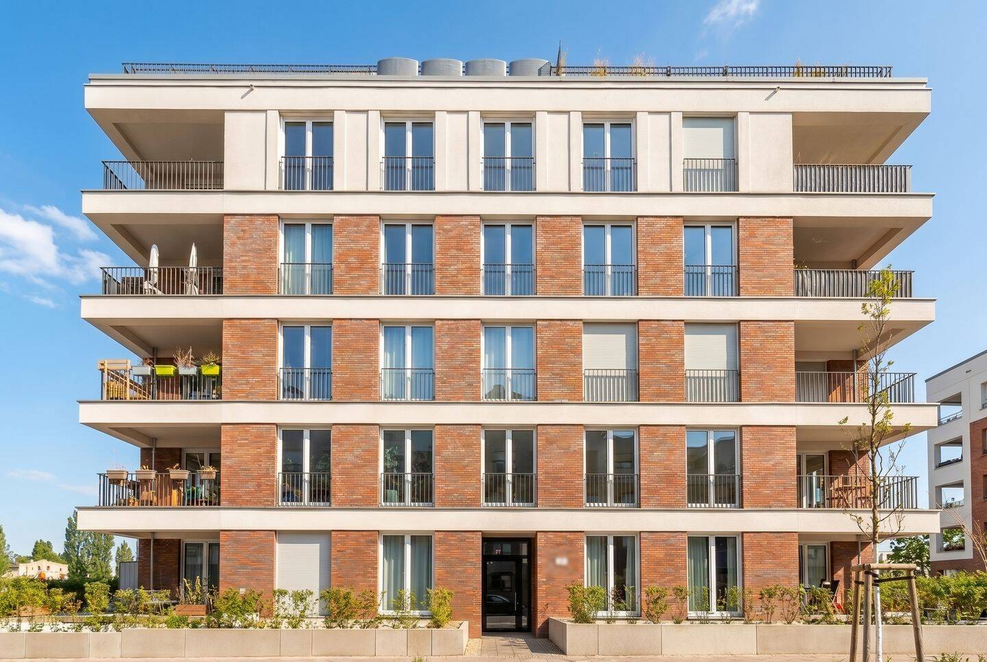 Stilvolle Neubauwohnung mit Südbalkon und Tiefgarage in Karlshorst, 10318 Berlin (Treptow-Köpenick)