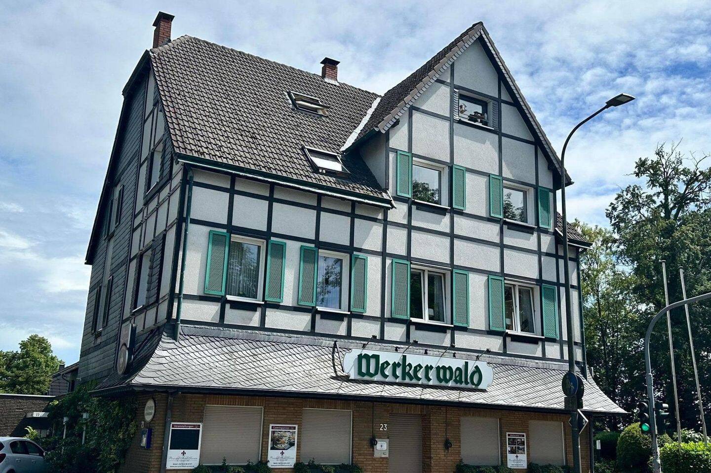 Mehrfamilienhaus mit 4 Wohnungen und einer Gaststätte als Gewerbeeinheit!, 42579 Heiligenhaus