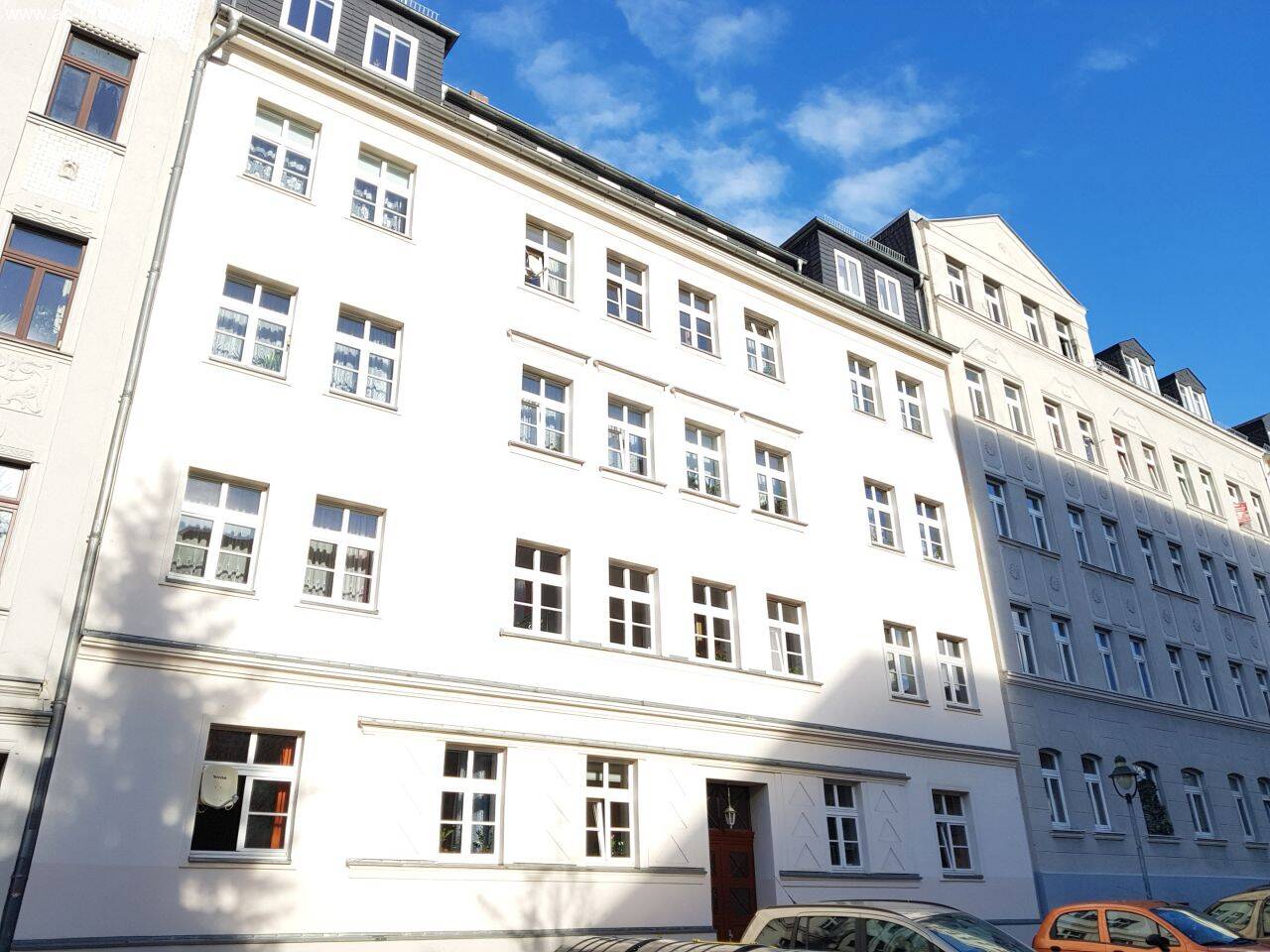 Attraktive 2-Raum-Wohnung mit Einbauküche in einem sanierten Gründerzeithaus, zentrumsnah in Chemnitz – Chemnitz – Bild 1 von 1